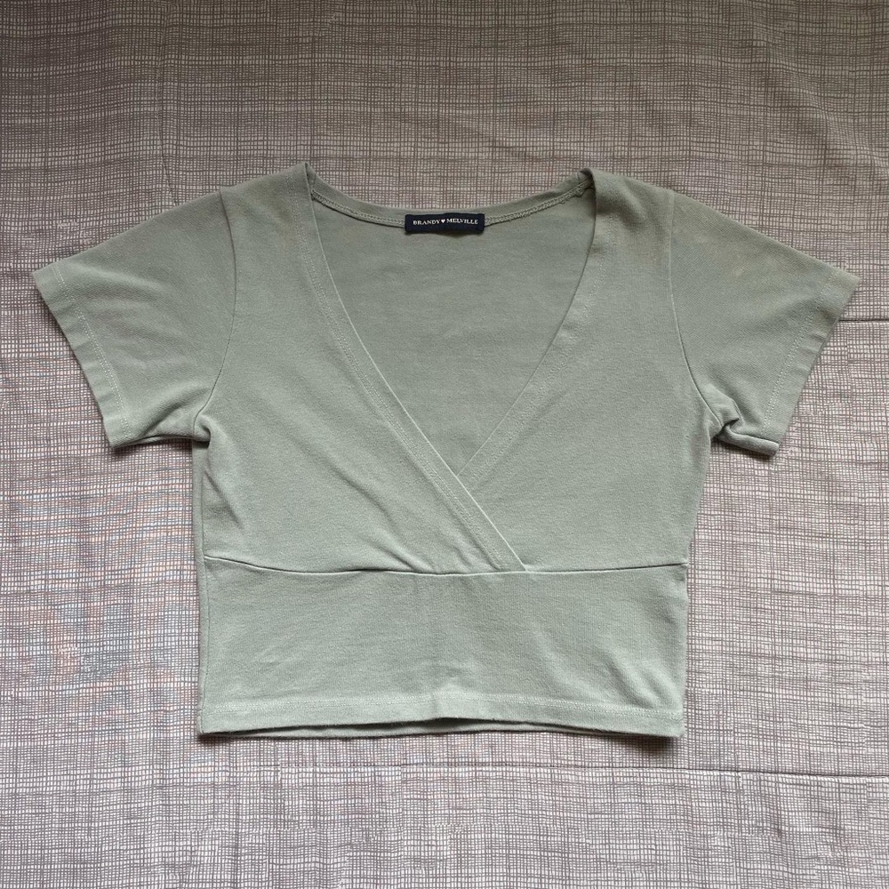 ⚡️SOLD ON MERCARI⚡️brandy melville green amara top